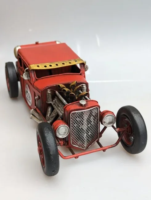 MadDeco hotrod model rood blik vintage metaal decoratie 31 cm