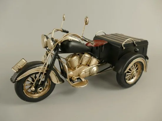 Blikken trike motor decoratiemodel zwart-goud MadDeco 30 cm